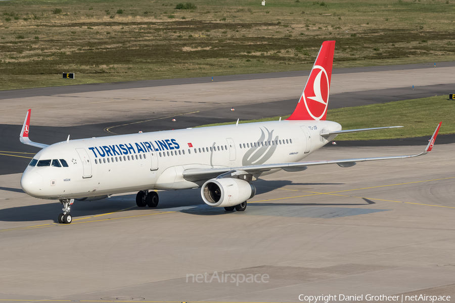 Turkish Airlines Airbus A321-231 (TC-JSF) | Photo 112639