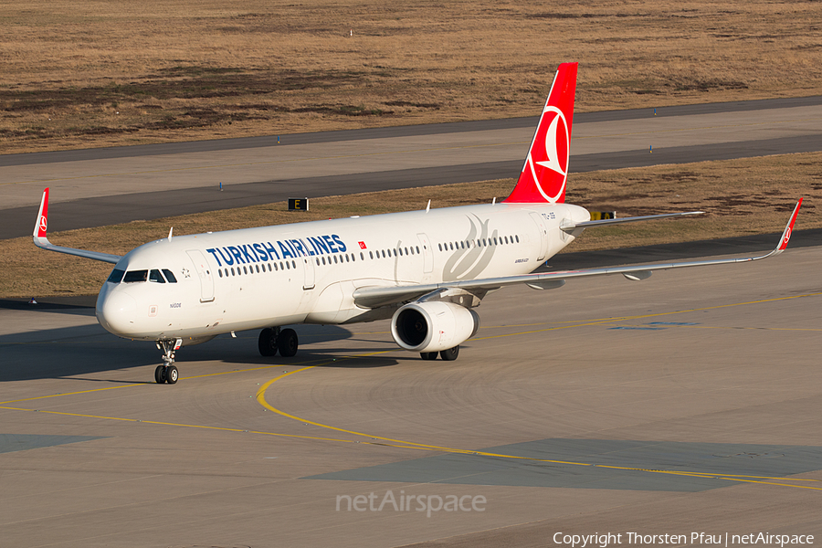 Turkish Airlines Airbus A321-231 (TC-JSF) | Photo 69612