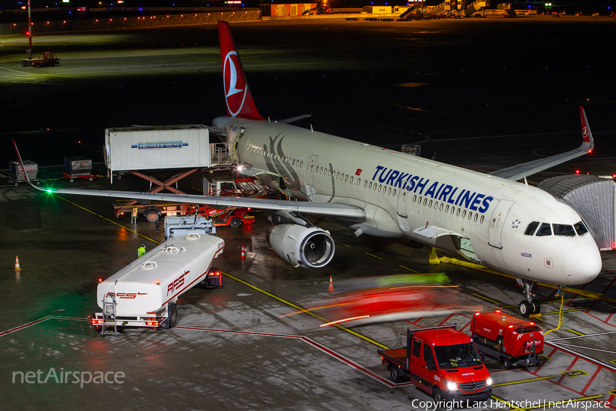 Turkish Airlines Airbus A321-231 (TC-JSF) | Photo 360926