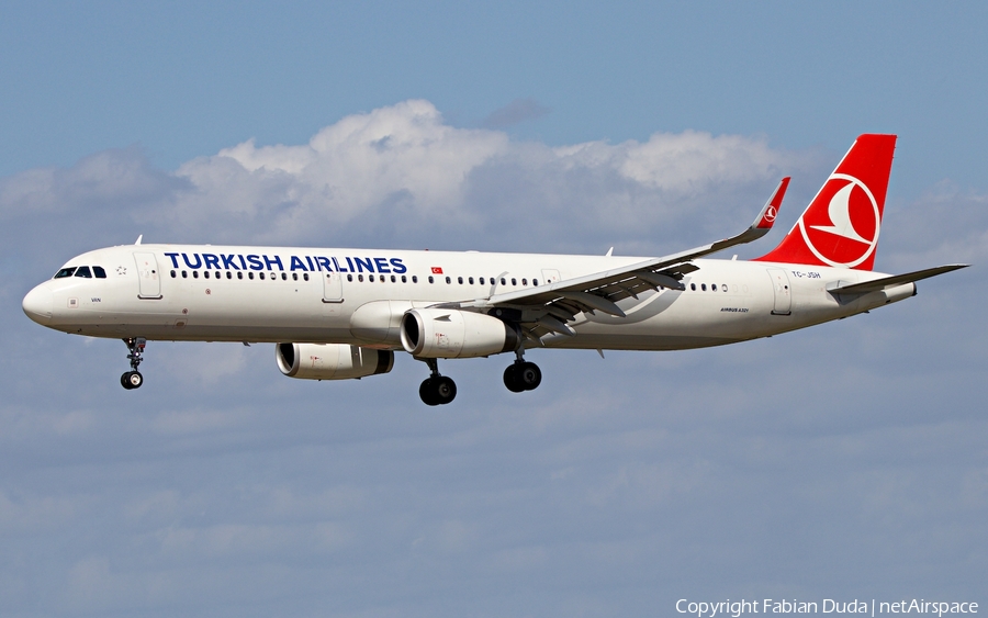 Turkish Airlines Airbus A321-231 (TC-JSH) | Photo 344465