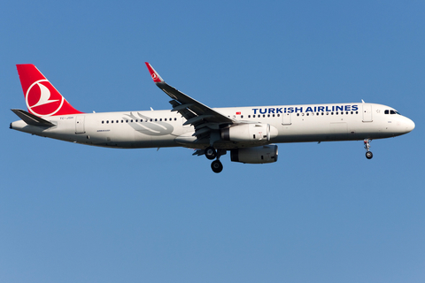 Turkish Airlines Airbus A321-231 (TC-JSH) at  Istanbul - Ataturk, Turkey