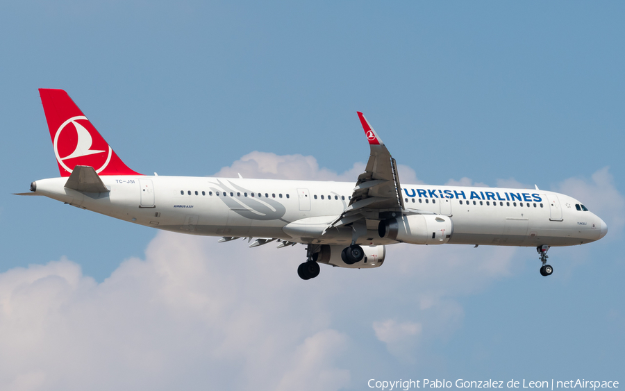 Turkish Airlines Airbus A321-231 (TC-JSI) | Photo 334256