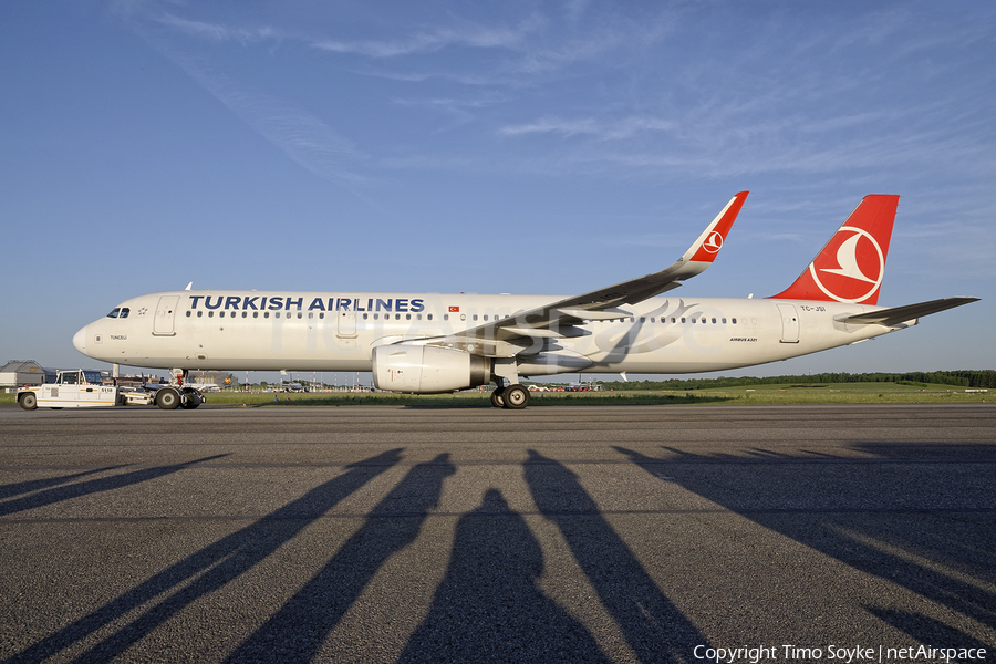 Turkish Airlines Airbus A321-231 (TC-JSI) | Photo 244818