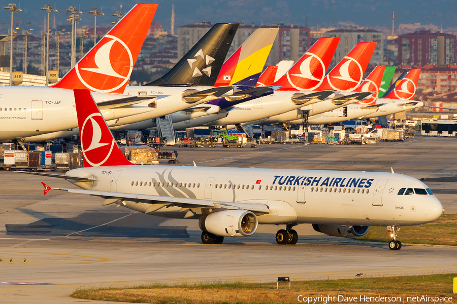 Turkish Airlines Airbus A321-231 (TC-JSI) | Photo 33681