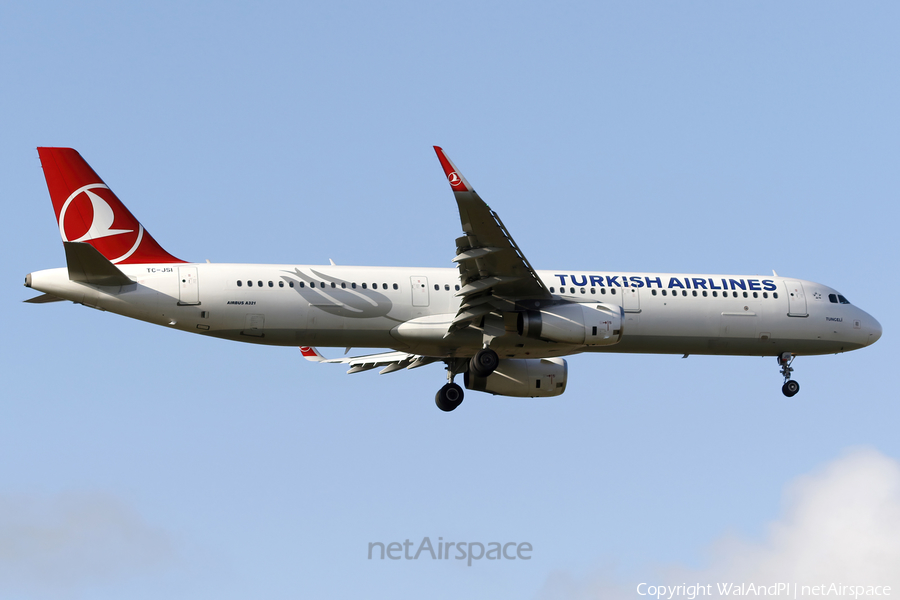 Turkish Airlines Airbus A321-231 (TC-JSI) | Photo 601479