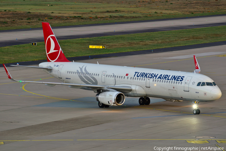 Turkish Airlines Airbus A321-231 (TC-JSK) | Photo 419843