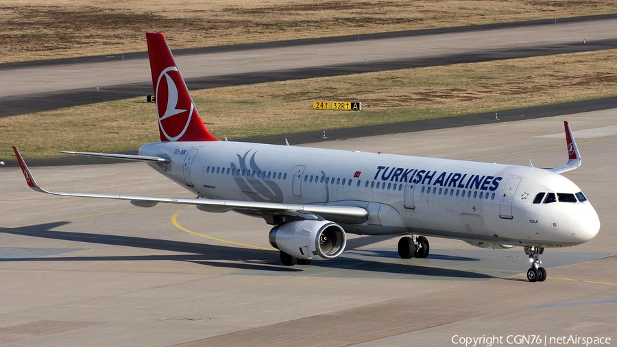 Turkish Airlines Airbus A321-231 (TC-JSK) | Photo 439688