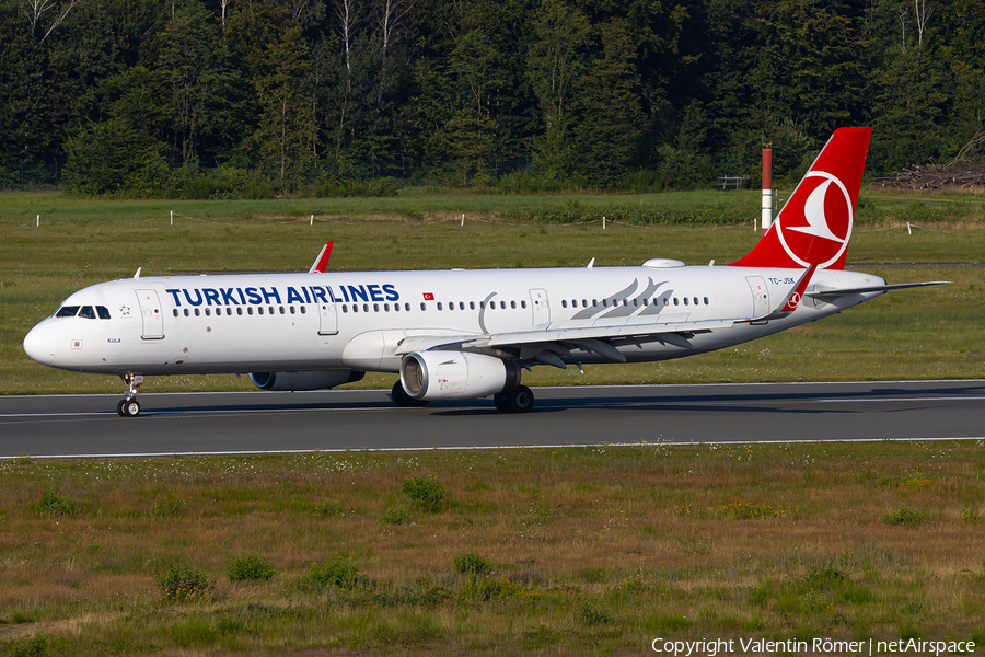 Turkish Airlines Airbus A321-231 (TC-JSK) | Photo 635072