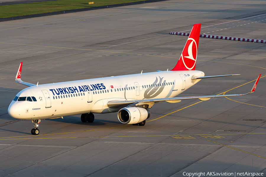 Turkish Airlines Airbus A321-231 (TC-JSN) | Photo 590372