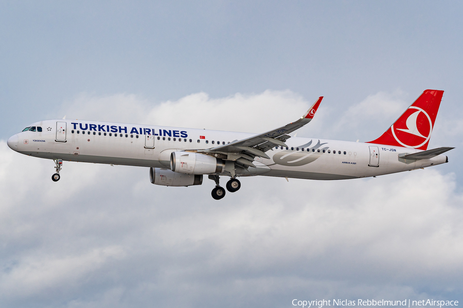 Turkish Airlines Airbus A321-231 (TC-JSN) | Photo 441017
