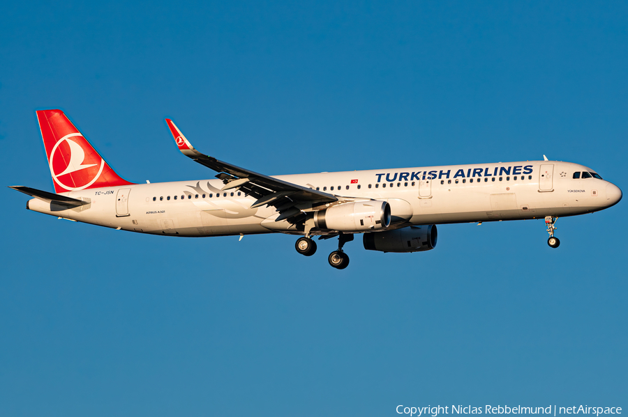 Turkish Airlines Airbus A321-231 (TC-JSN) | Photo 498584