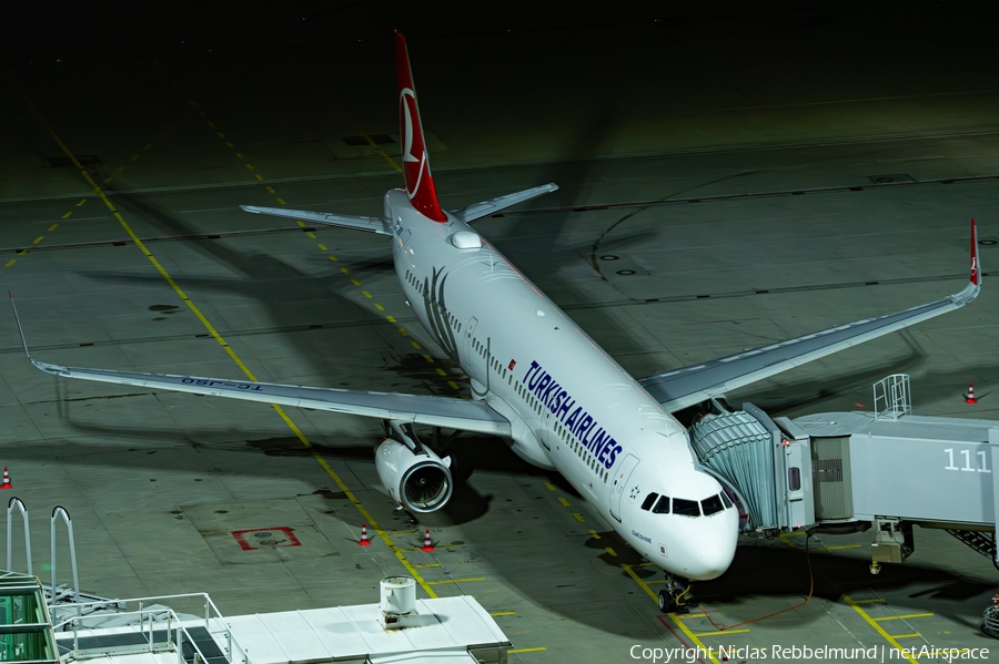 Turkish Airlines Airbus A321-231 (TC-JSO) | Photo 665091
