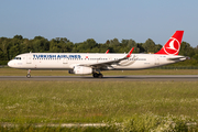 Turkish Airlines Airbus A321-231 (TC-JSR) at  Hamburg - Fuhlsbuettel (Helmut Schmidt), Germany