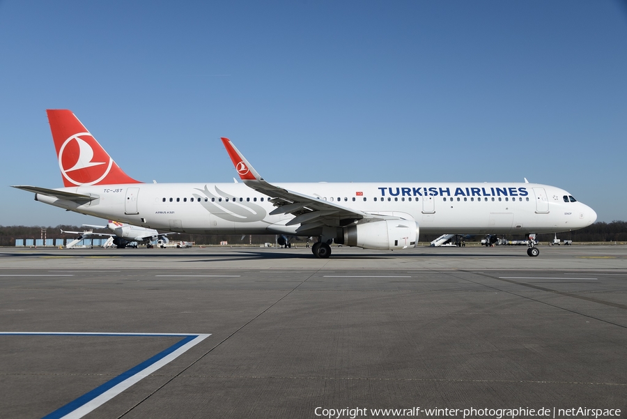 Turkish Airlines Airbus A321-231 (TC-JST) | Photo 394793