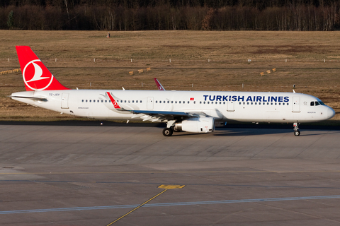 Turkish Airlines Airbus A321-231 (TC-JSY) at  Cologne/Bonn, Germany