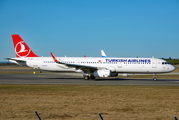 Turkish Airlines Airbus A321-231 (TC-JSZ) at  Oslo - Gardermoen, Norway