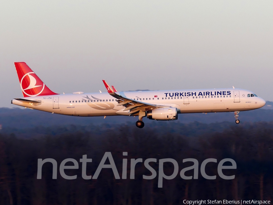Turkish Airlines Airbus A321-231 (TC-JTA) | Photo 661072