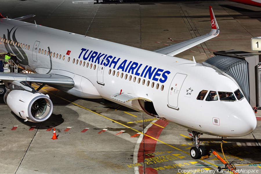 Turkish Airlines Airbus A321-231 (TC-JTA) | Photo 90143