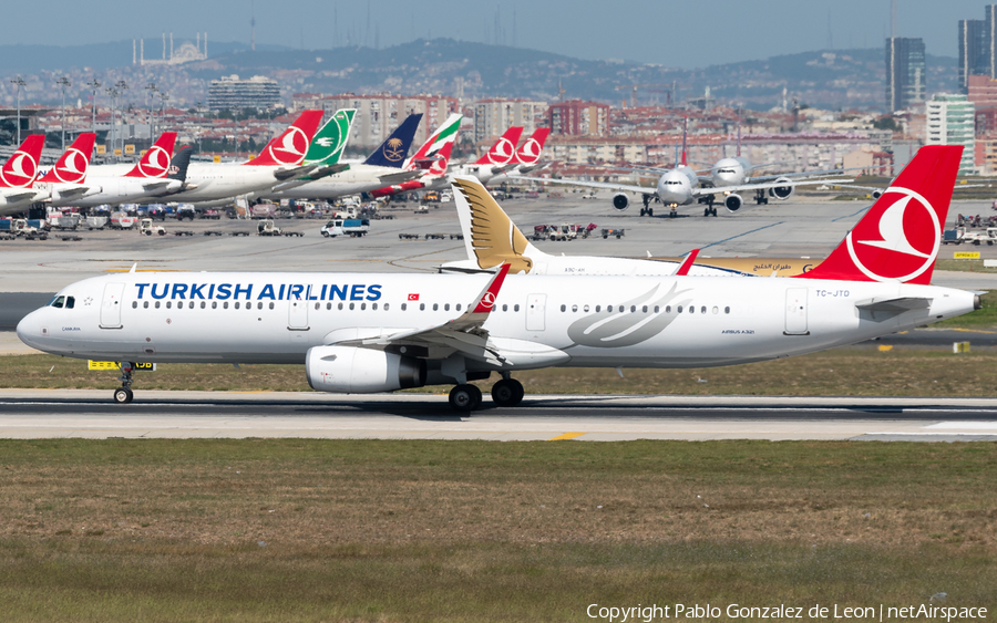 Turkish Airlines Airbus A321-231 (TC-JTD) | Photo 334260