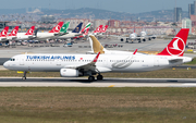 Turkish Airlines Airbus A321-231 (TC-JTD) at  Istanbul - Ataturk, Turkey