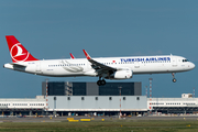 Turkish Airlines Airbus A321-231 (TC-JTE) at  Milan - Malpensa, Italy