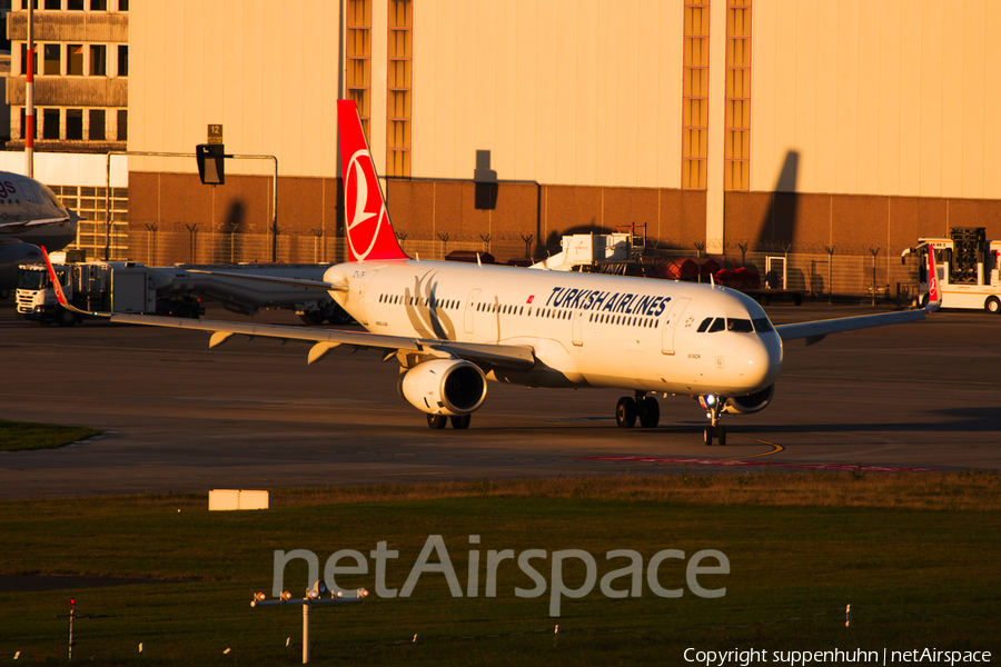 Turkish Airlines Airbus A321-231 (TC-JTH) | Photo 124331