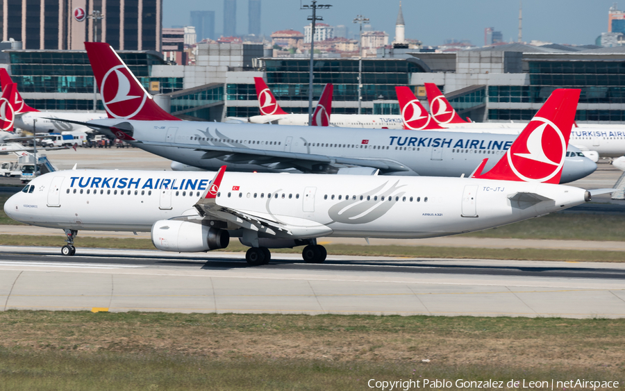 Turkish Airlines Airbus A321-231 (TC-JTJ) | Photo 334261