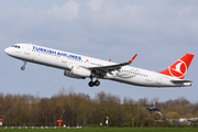 Turkish Airlines Airbus A321-231 (TC-JTL) at  Manchester - International (Ringway), United Kingdom