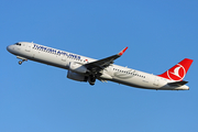 Turkish Airlines Airbus A321-231 (TC-JTO) at  Warsaw - Frederic Chopin International, Poland