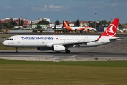 Turkish Airlines Airbus A321-231 (TC-JTR) at  Lisbon - Portela, Portugal