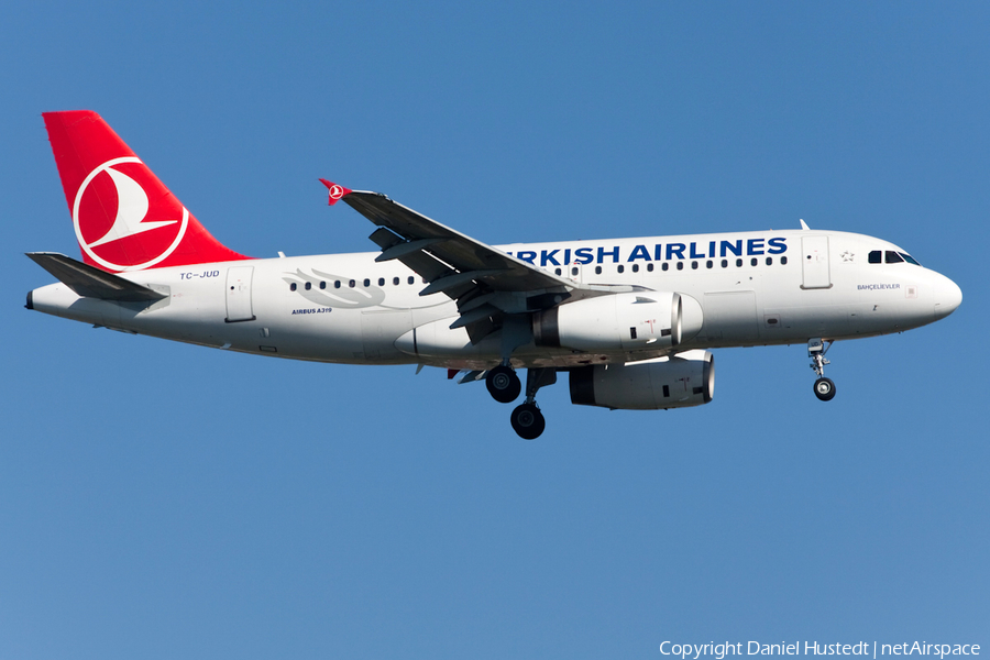 Turkish Airlines Airbus A319-132 (TC-JUD) | Photo 493981