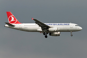 Turkish Airlines Airbus A320-232 (TC-JUE) at  Istanbul - Ataturk, Turkey