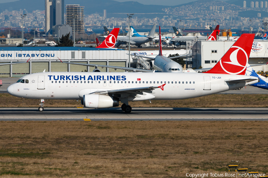 Turkish Airlines Airbus A320-232 (TC-JUI) | Photo 307930