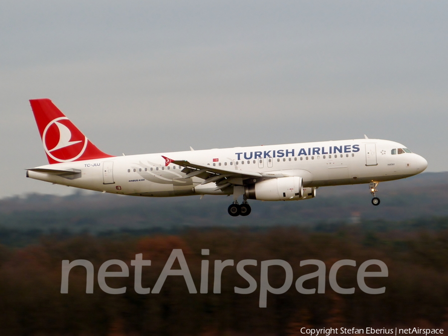 Turkish Airlines Airbus A320-232 (TC-JUJ) | Photo 428307