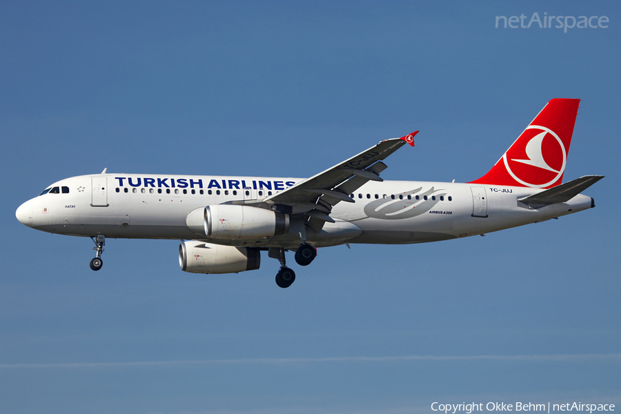 Turkish Airlines Airbus A320-232 (TC-JUJ) | Photo 42679