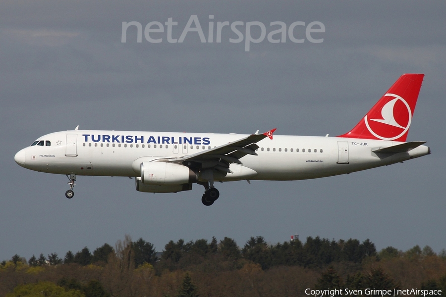 Turkish Airlines Airbus A320-232 (TC-JUK) | Photo 106301