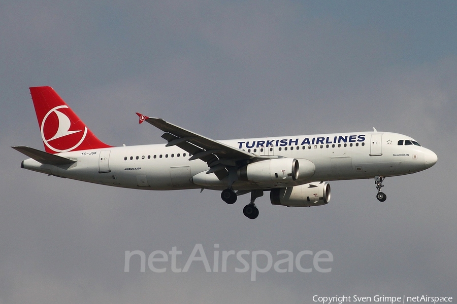 Turkish Airlines Airbus A320-232 (TC-JUK) | Photo 88867