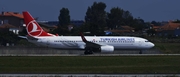 Turkish Airlines Boeing 737-8F2 (TC-JVV) at  Porto, Portugal