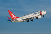 Turkish Airlines Boeing 737-8 MAX (TC-LCM) at  Porto, Portugal