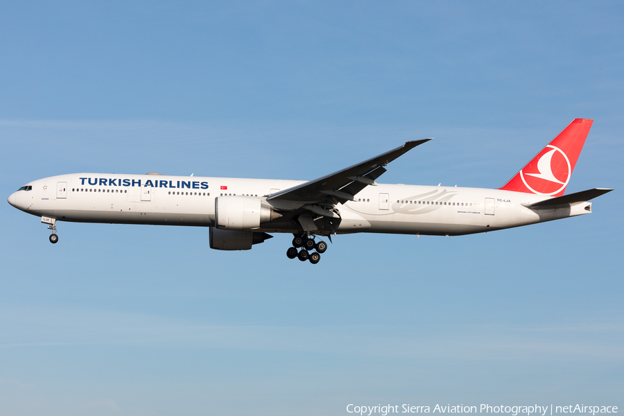 Turkish Airlines Boeing 777-3F2(ER) (TC-LJA) | Photo 502476
