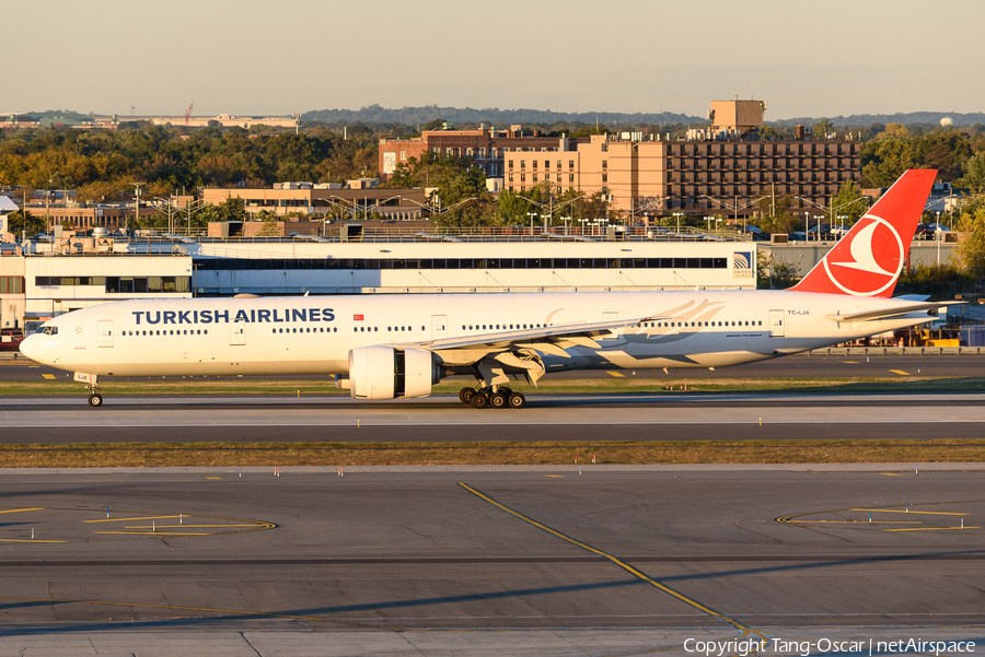 Turkish Airlines Boeing 777-3F2(ER) (TC-LJA) | Photo 488680