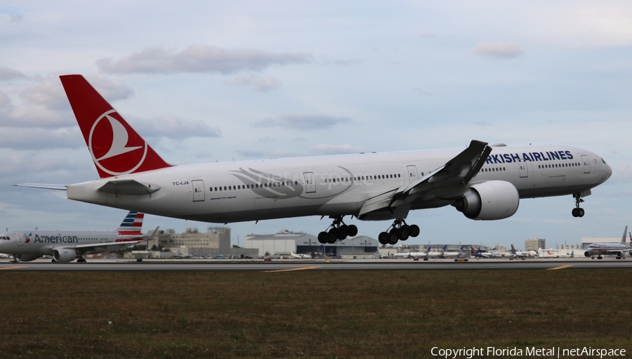 Turkish Airlines Boeing 777-3F2(ER) (TC-LJA) | Photo 318716