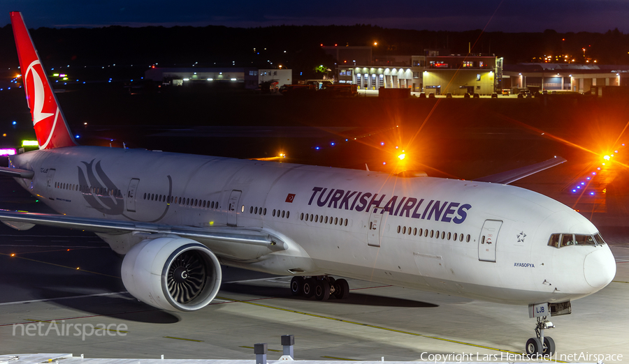 Turkish Airlines Boeing 777-3F2(ER) (TC-LJB) | Photo 595685