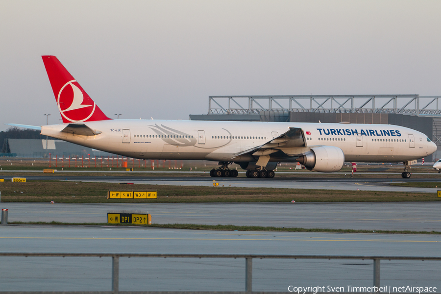 Turkish Airlines Boeing 777-3F2(ER) (TC-LJE) | Photo 237624