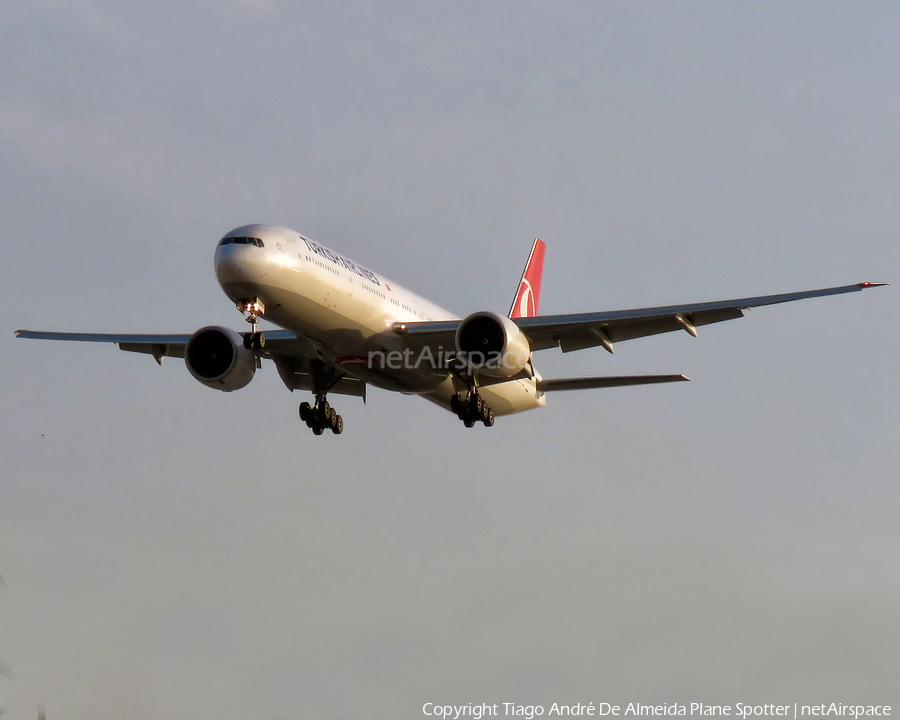 Turkish Airlines Boeing 777-3F2(ER) (TC-LJK) | Photo 584014