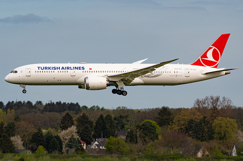 Turkish Airlines Boeing 787-9 Dreamliner (TC-LLK) at  Hamburg - Fuhlsbuettel (Helmut Schmidt), Germany