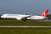 Turkish Airlines Boeing 787-9 Dreamliner (TC-LLP) at  Hamburg - Fuhlsbuettel (Helmut Schmidt), Germany