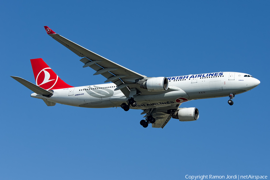 Turkish Airlines Airbus A330-223 (TC-LNA) | Photo 139264
