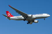 Turkish Airlines Airbus A330-223 (TC-LNA) at  Barcelona - El Prat, Spain