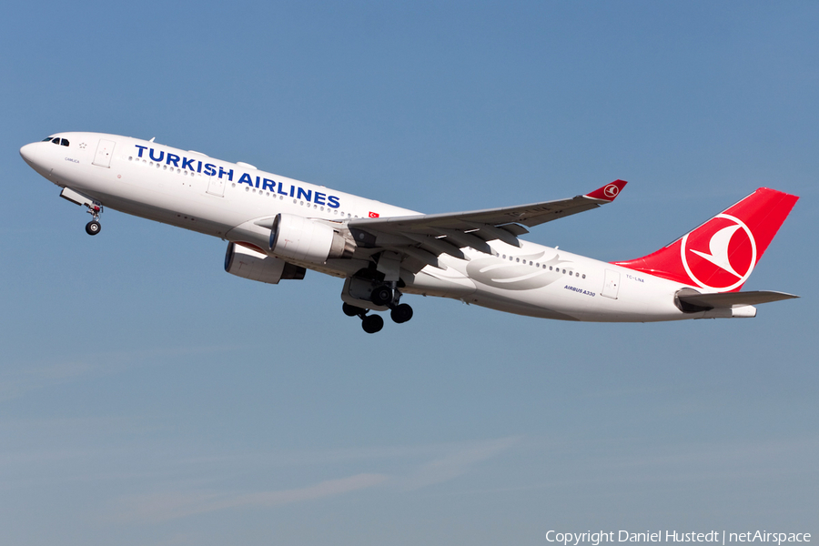 Turkish Airlines Airbus A330-223 (TC-LNA) | Photo 490112